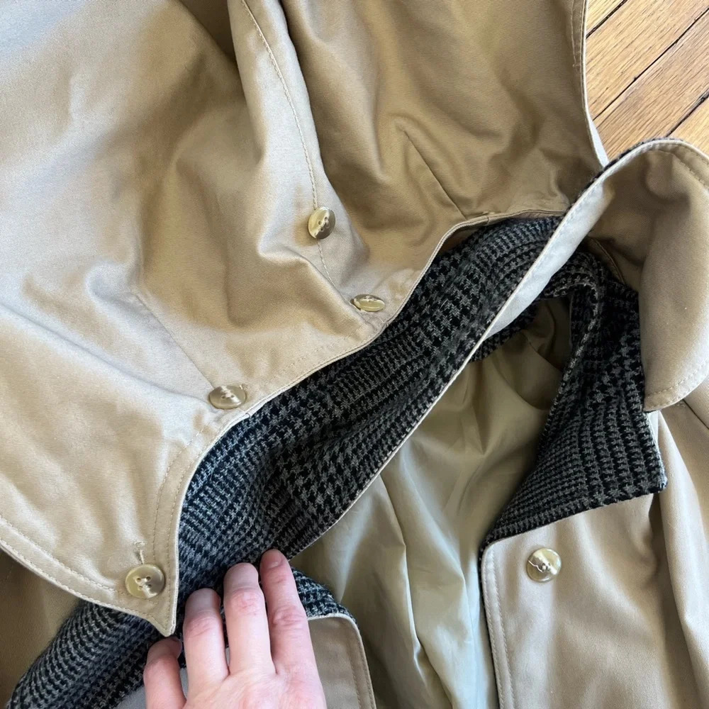 Vintage Beige Hooded Trench Coat | Medium - Picture 6 of 8